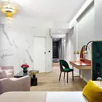 Hotel Golden Queen