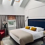 Hotel Golden Queen