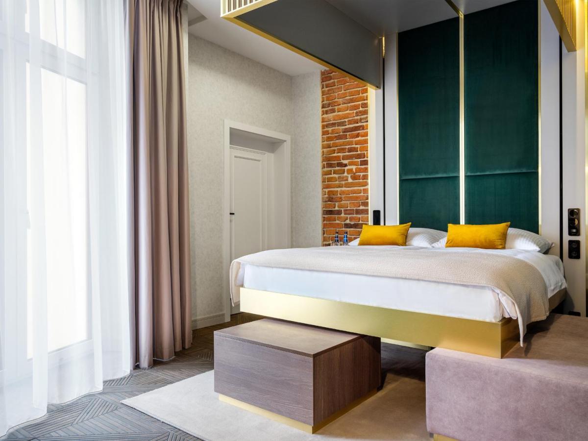 Hotel Golden Queen