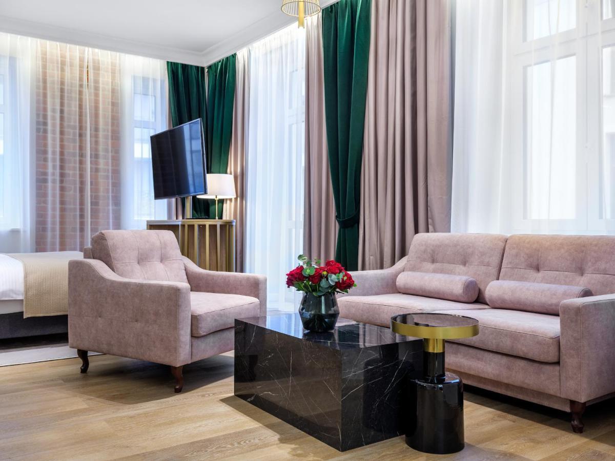 Golden Queen Hotel