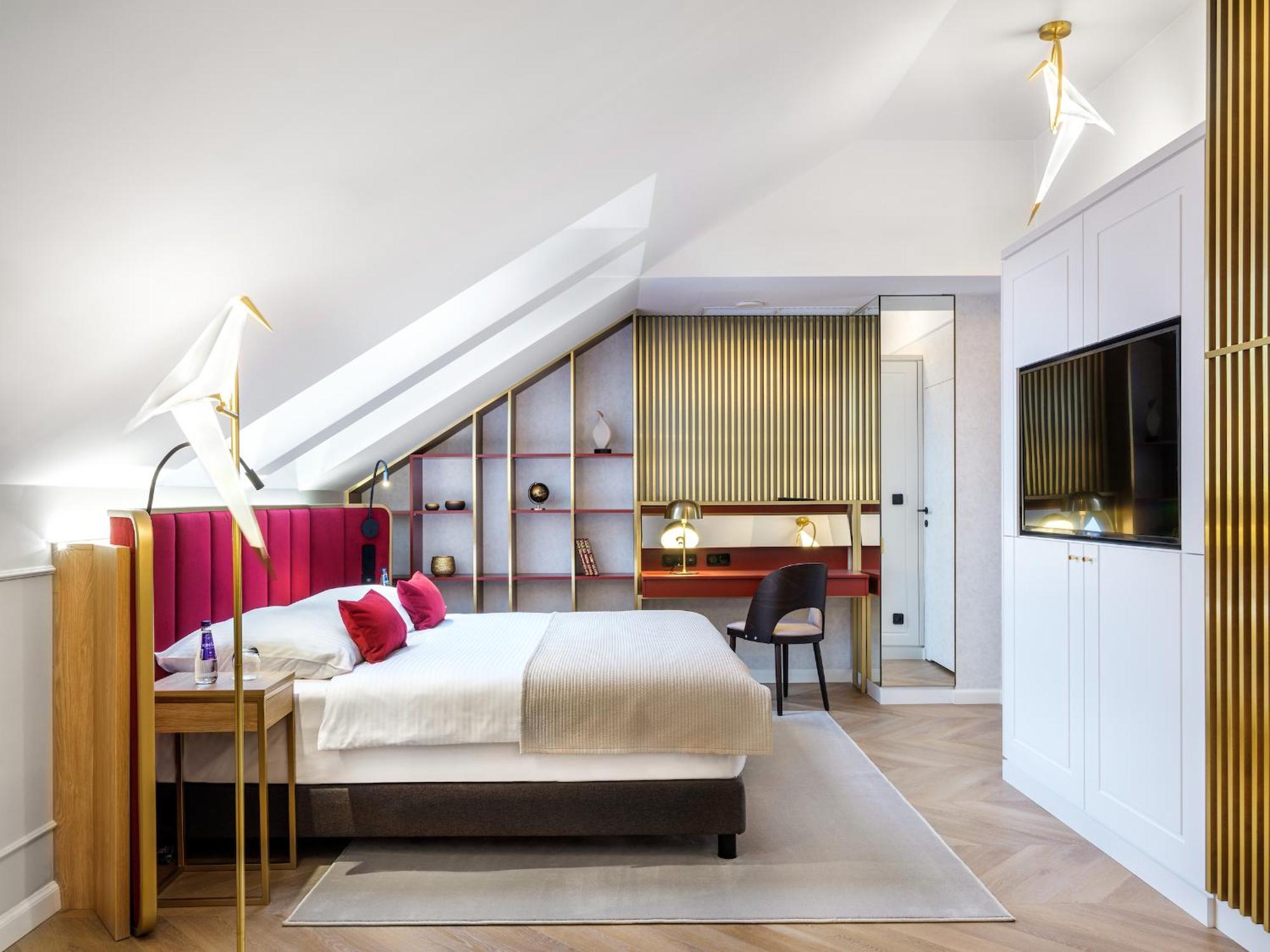 Hotel Golden Queen