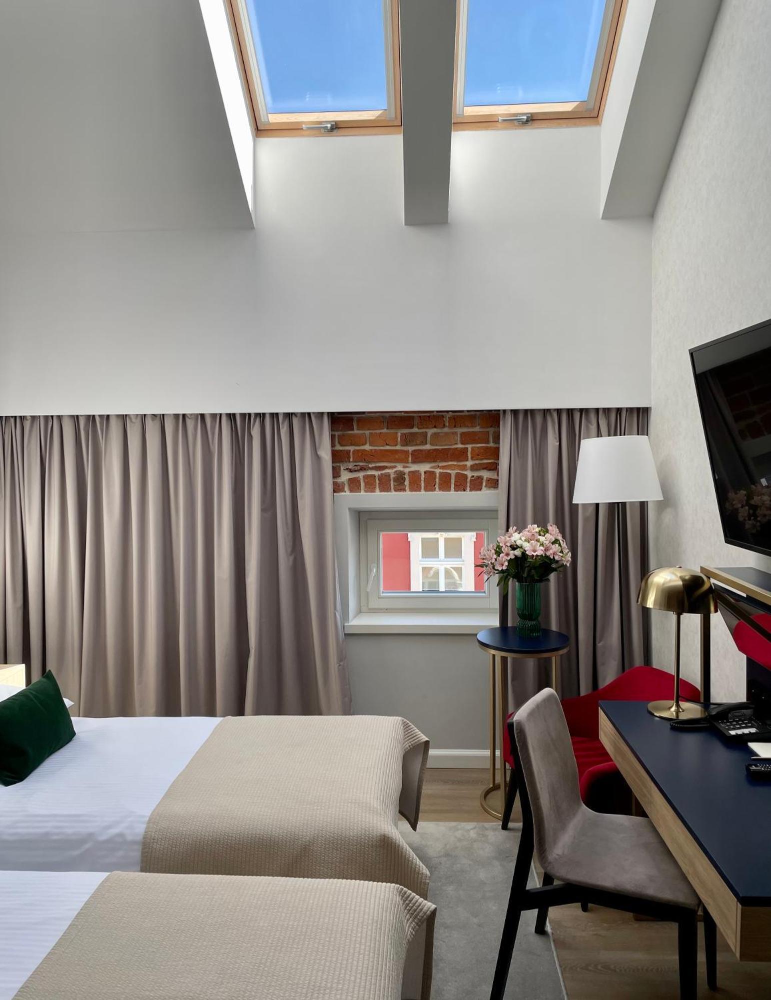 Hotel Golden Queen