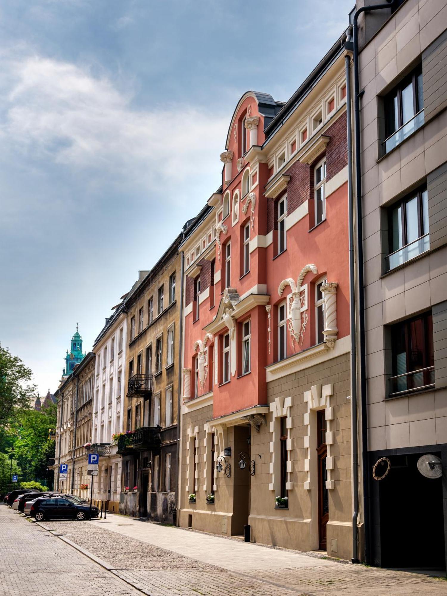 Hotel Golden Queen