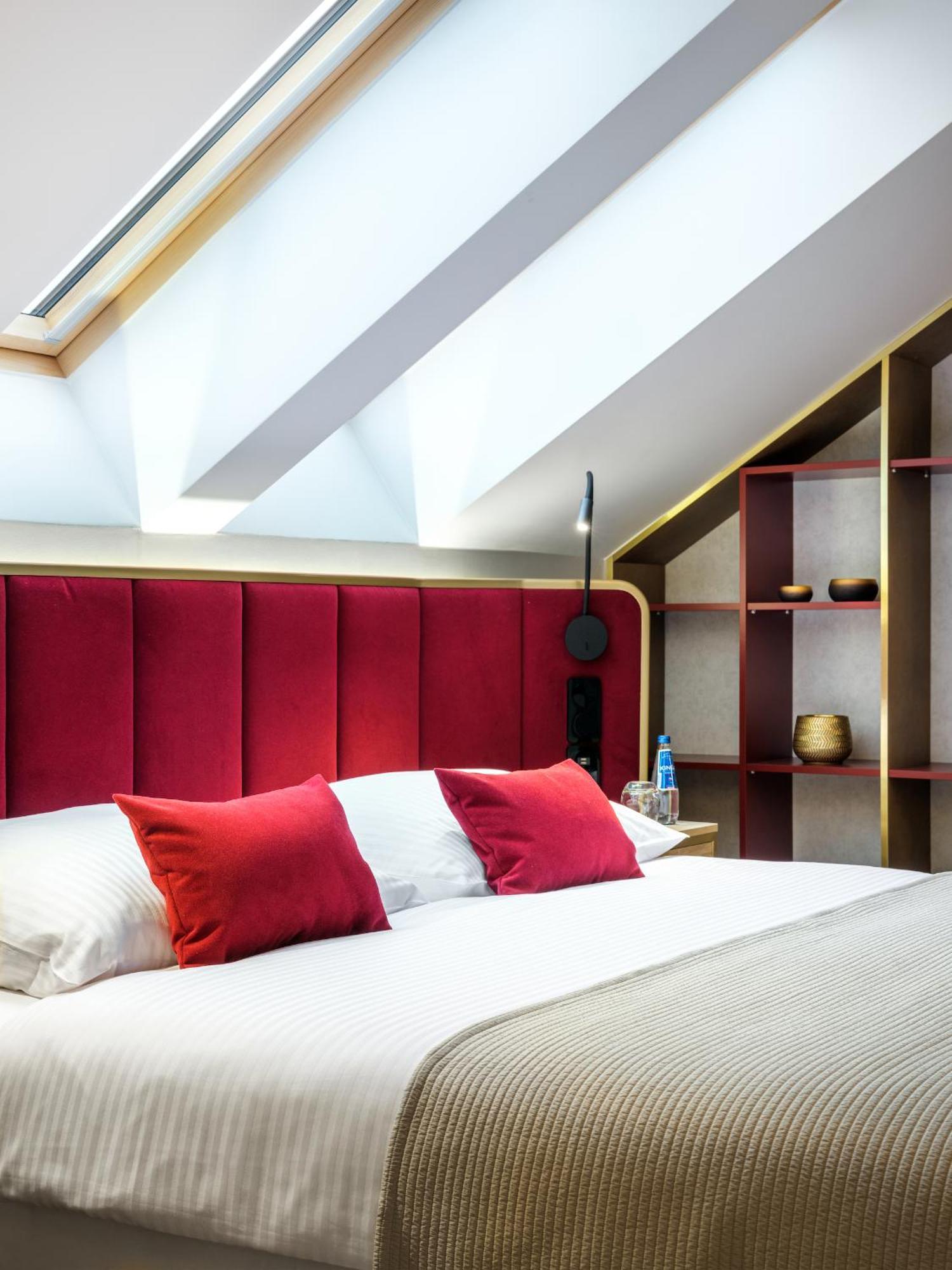 Golden Queen Hotel 4*